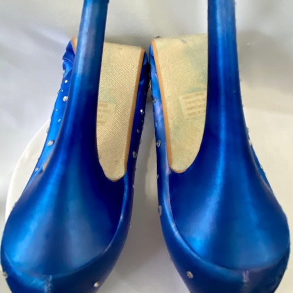 Touch Ups Women’s Royal Blue Platform Stilettos - Picture 14 of 16